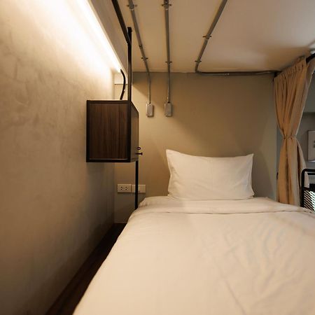 C'House Bangkok Hostel Exterior foto